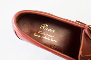 MOCASIN LAZO CEREZA.