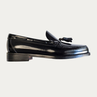 MOCASIN DE PIEL BORLAS NEGRO.